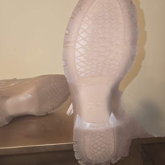 Cardi B Reebok Rose Gold size 9.5 - Picture 3 of 8